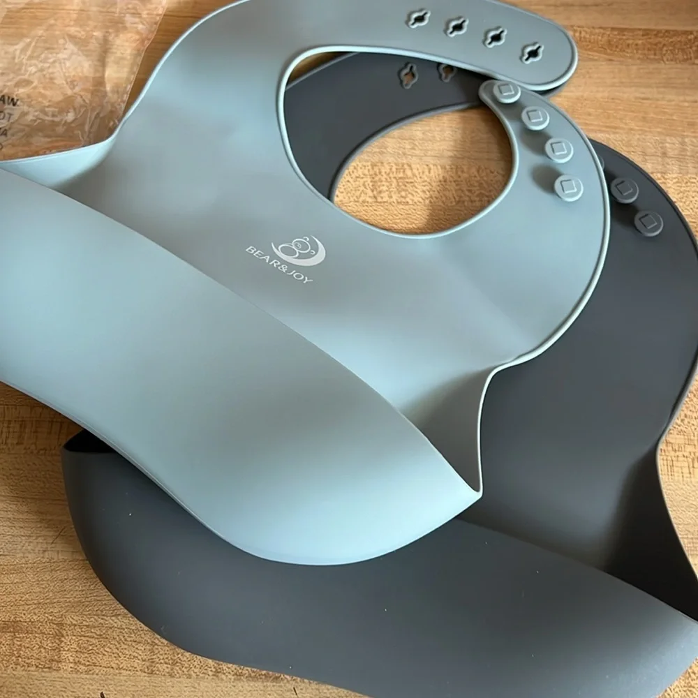 New 2 pack Soft Adjustable Silicone Bibs For Babies